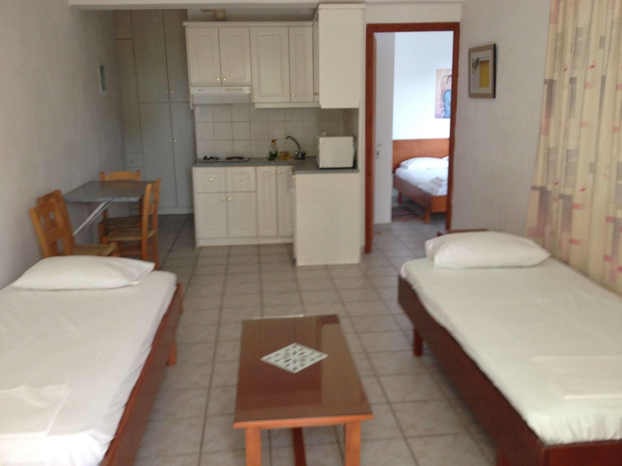 Gikas Apartments Marmari  Esterno foto